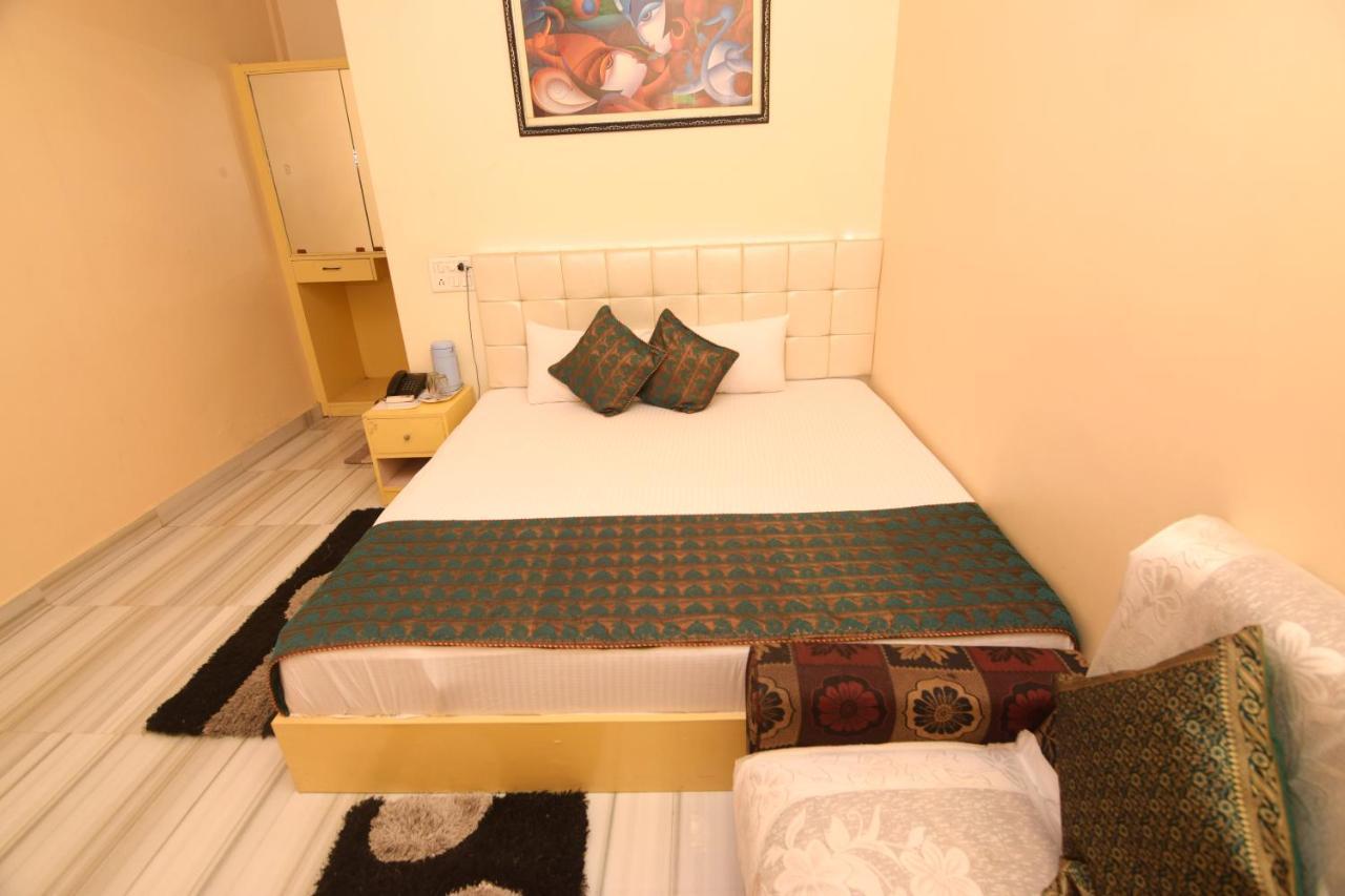 Ds Residency Varanasi-Prime Location-Parking Exteriör bild